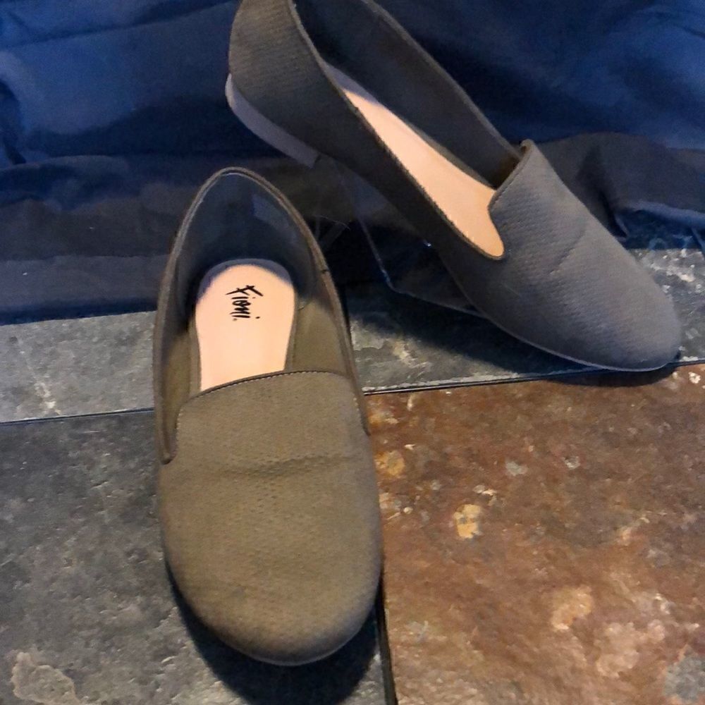 Fioni Desi Olive Green Slip On Flats Loafers 8.5